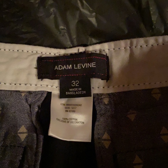 Adam Levine size 32 black cargo shorts with bottom leg ties - Picture 2 of 6